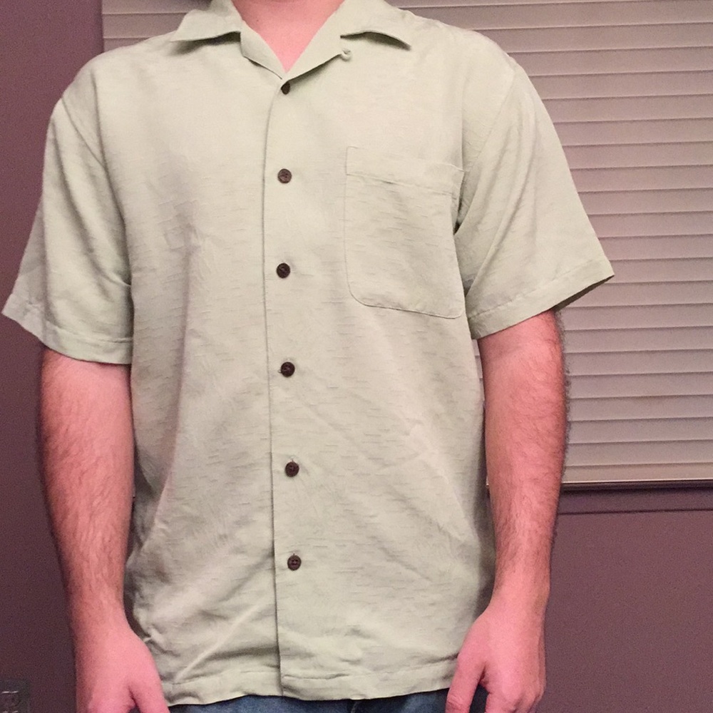 Light green button down with great pattern